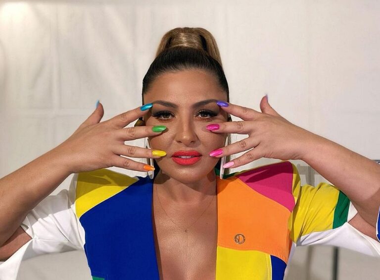 Δόξα στην Έλενα Παπαρίζου που έφυγε από τη ντροπιαστική τελετή των MadVMA – Η αντίδραση της Παλιοσπύρου