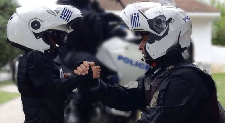 Η συγκινητική φωτογραφία της Ελληνικής Αστυνομίας για την Γιορτή του Πατέρα