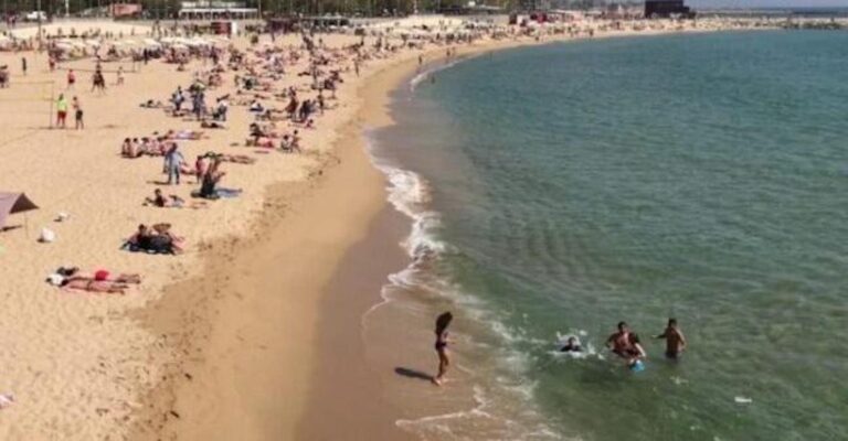 Πρόστιμο 750 ευρώ για όποιον κάνει την ανάγκη του μέσα στη θάλασσα