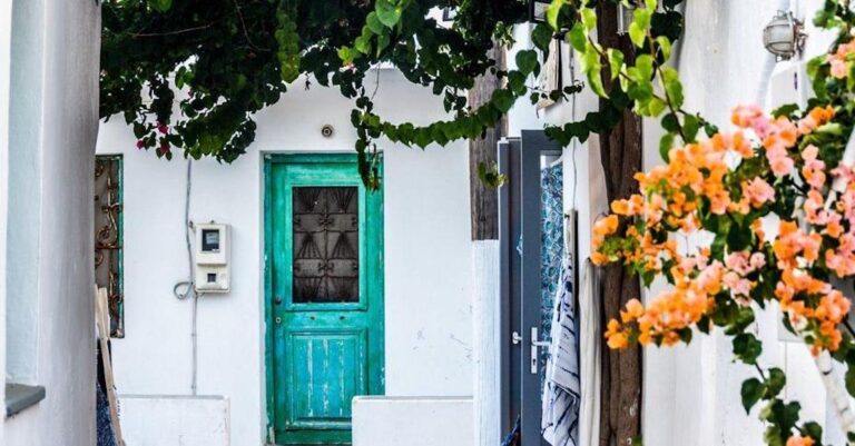 Η γιαγιά μου δεν με αφήνει το καλοκαίρι να πάω στο νησί με το αγόρι μου επειδή δεν είμαστε παντρεμένοι!