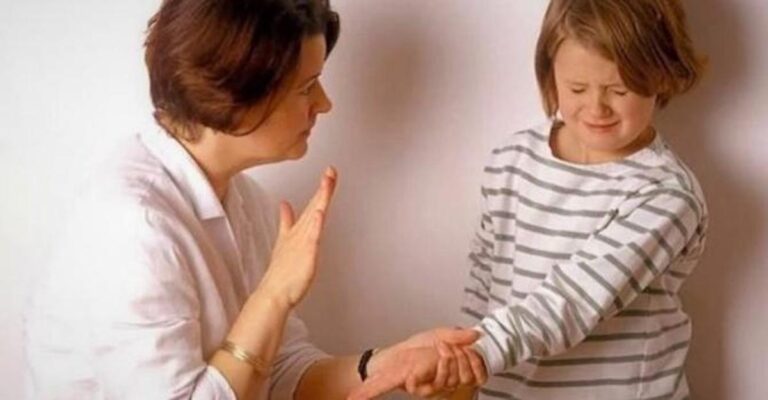 Πέταξα έξω απ’ το σπίτι την πεθερά μου επειδή έδειρε το παιδί μου. Καλά δεν έκανα;