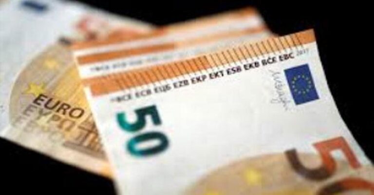 Μάζεψε 75.000€ σε 4 χρόνια: 24χρονη εξηγεί πως έβαλε στην άκρη τόσα πολλά λεφτά με έναν μισθό