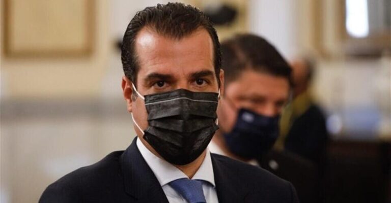 Θάνος Πλεύρης: «Αντιεμβολιαστές διαδηλώνουν έξω από το σπίτι μου»