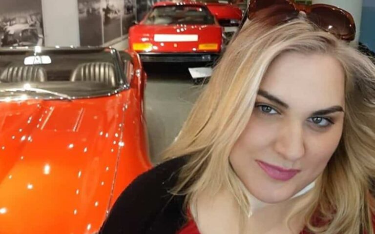 Πόνος και θλίψη στη κηδεία της 36χρονης μαμάς 2 παιδιών που σκοτώθηκε, πέφτοντας από το μπαλκόνι