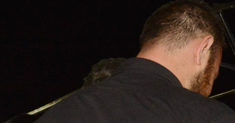 Γιατί οι Κρητικοί φορούν μαύρο πουκάμισο;