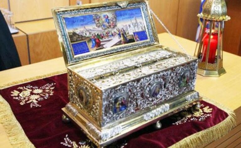 «Γέμισε ευωδιά το χειρουργείο και όλοι κοίταζαν να δουν ποιος έφερε λουλούδια»
