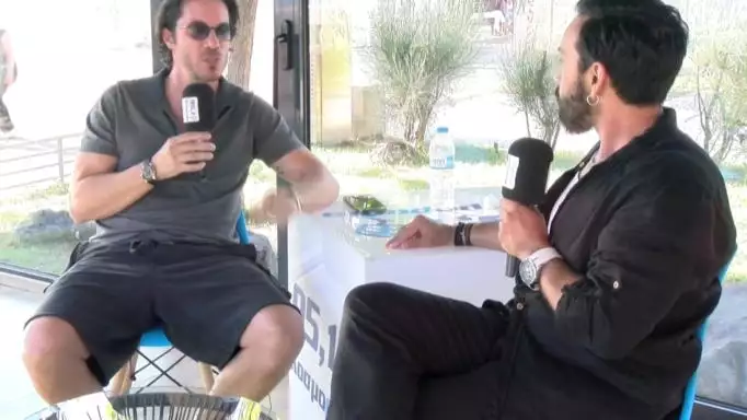 Νίκος Οικονομόπουλος – «Ναι, είμαι ο Χριστιανός ο Ορθόδοξος, πειράζει;»