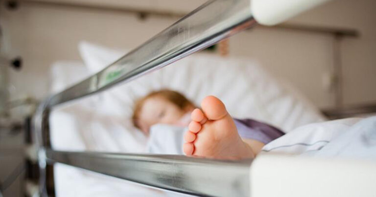 Αμαλιάδα: Στο νοσοκομείο παιδί που ήπιε νέφτι