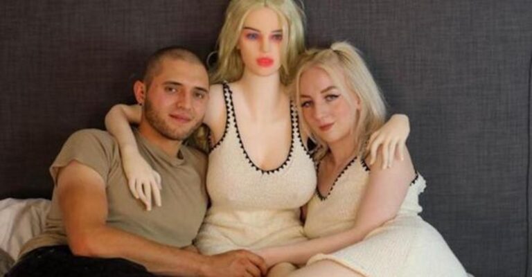 Γυναίκα αγόρασε στον άντρα της ερωτική κούκλα ίδια με εκείνη για όταν… δεν έχει όρεξη