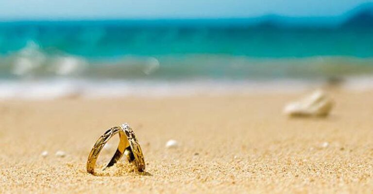 Αμφιλοχία – Έχασε στη θάλασσα τη βέρα του και ένας 10χρονος του την επέστρεψε