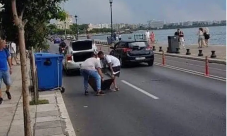 Απίστευτο στην Θεσσαλονίκη: Ρομά έκλεψαν χρηματοκιβώτιο και… τους έπεσε στον δρόμο 