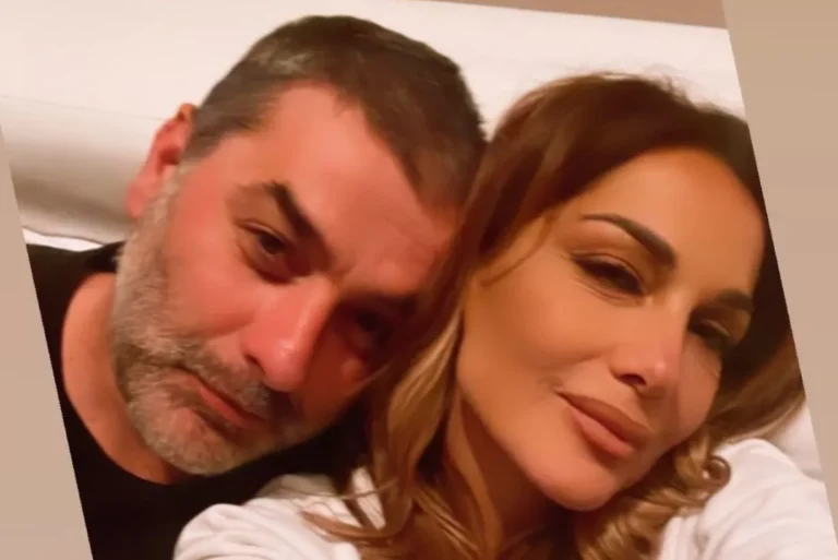 Δέσποινα Βανδή: «Λιώνει» για τον Βασίλη Μπισμπίκη! Η ανάρτηση της από την παράσταση στην Επίδαυρο