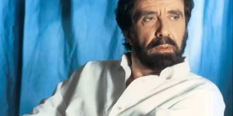 Αντώνης Καλογιάννης: To «αηδόνι» που διακρίθηκε τόσο στο πολιτικό όσο και στο ερωτικό τραγούδι
