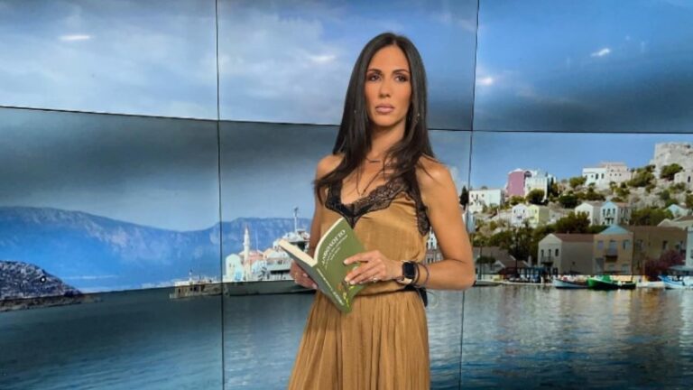 Με μαύρο ολόσωμο μαγιό μπροστά από τα βράχια – Η τελευταία βουτιά της Ανθής Βούλγαρη πριν την επιστροφή στο «γυαλί»