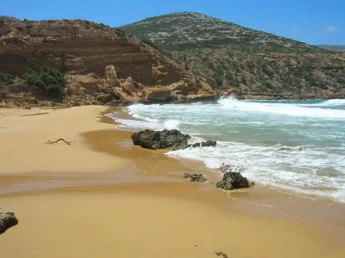 ena zeygari poy to lene eytychia oi dyo eroteymenoi poy metanasteysan sti gaydo kai vrikan to noima tis zois 2