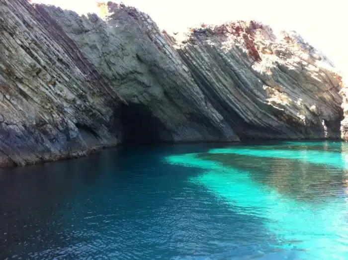 ena zeygari poy to lene eytychia oi dyo eroteymenoi poy metanasteysan sti gaydo kai vrikan to noima tis zois 6