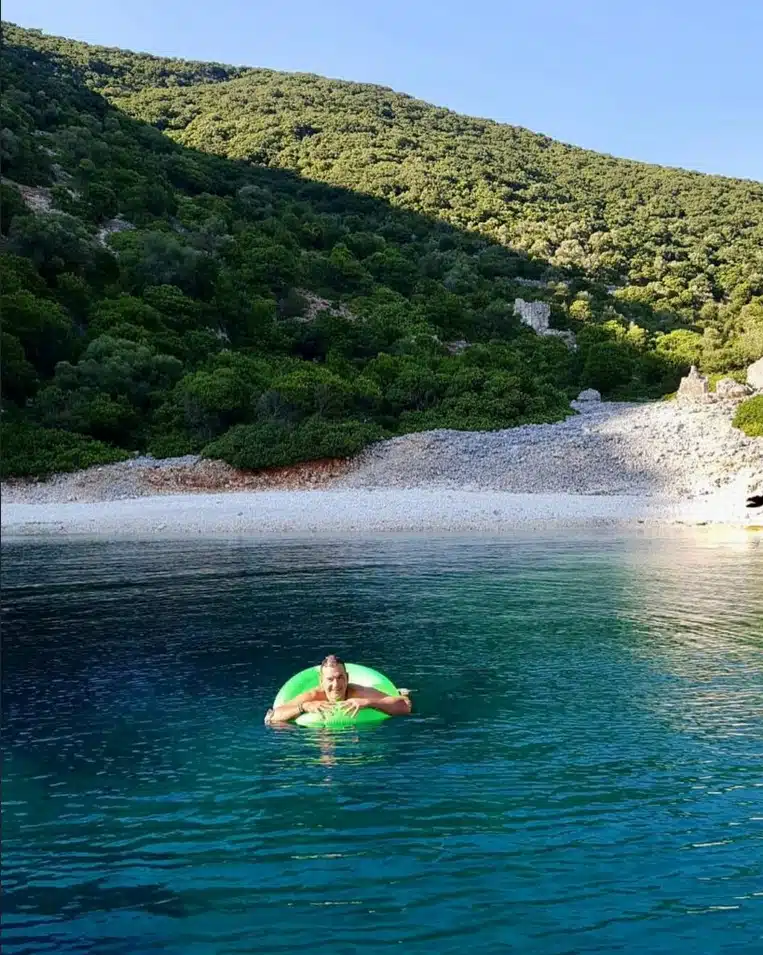 epoteymevos o giorgos liagkas auti eivai i 25chroni maria poy ekpyve 6 mines dierreysan foto paparatsi 1