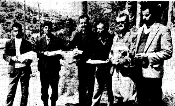 Η σχολική εκδρομή του '72 που εξελίχθηκε σε τραγωδία - Πνίγηκαν 21 μαθήτριες και η Κρήτη βυθίστηκε στο πένθος 3 evgazan agkaliasmena ptomata apo to vytho tis georgioypolis chanion i scholiki ekdromi poy stigmatistike apo ton pnigmo 21 mathitrion to penthos kai i diki 2