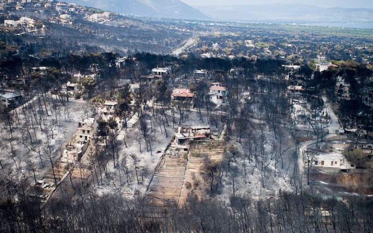 Κάηκε το σπίτι μας και έμεινα άστεγη με δυο μωρά – Η ιστορία της χήρας μαμάς Ειρήνης
