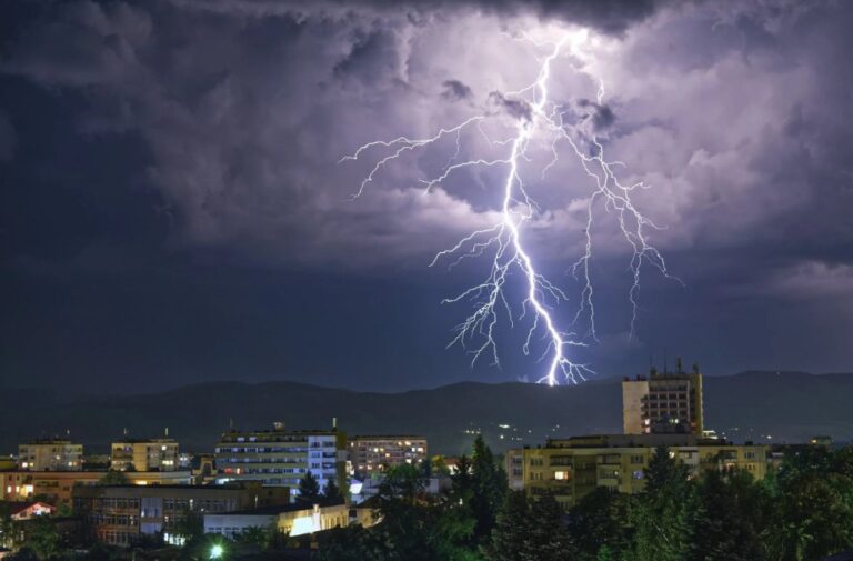 Η Ελλάδα ίσως πρώτη σε νεκρούς από κεραυνούς στην Ευρώπη – Οδηγίες προστασίας