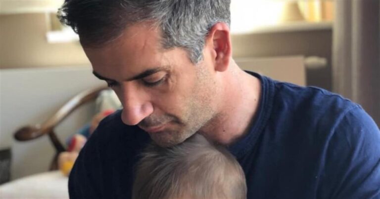 Δύσκολες ώρες για τον Κώστα Μπακογιάννη και τον γιο του – Τι συμβαίνει με την υγεία τους