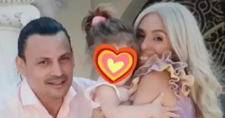 Η Χριστίνα Ψάλτη βάπτισε τη κορούλα της