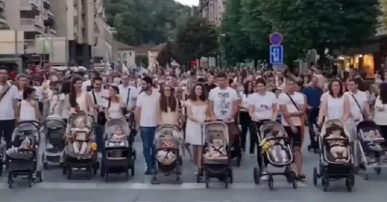 Πορεία στήριξης παραδοσιακών αξιών στην Σερβία