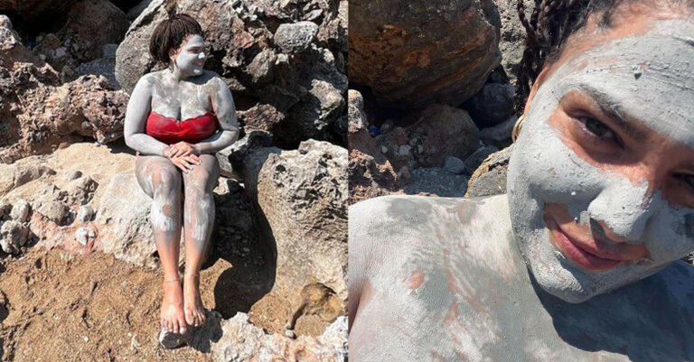 Δανάη Μπάρκα: Φωτογραφίζεται καθισμένη στα βράχια και πασαλειμμένη με άργιλο