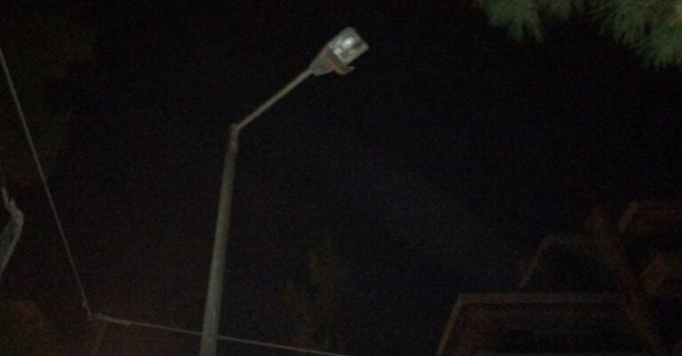 Άρχισε η συσκότιση σε συνοικίες της Αθήνας για εξοικονόμηση ενέργειας