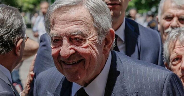 Βασίλισσα Ελισάβετ: Το αντίο του τέως βασιλιά Κωνσταντίνου – «Είμαι συντετριμμένος…»