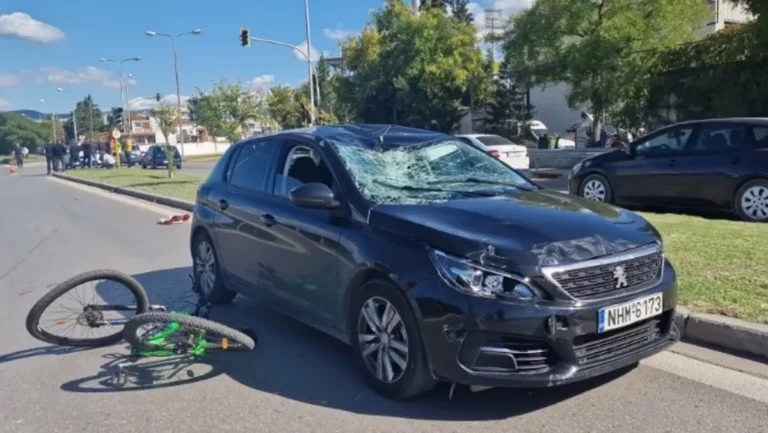 Θεσσαλονίκη: 16χρονος υπέστη ανακοπή όταν παρασύρθηκε από διερχόμενο ΙΧ – Τον επανέφεραν και είναι σε κρίσιμη κατάσταση