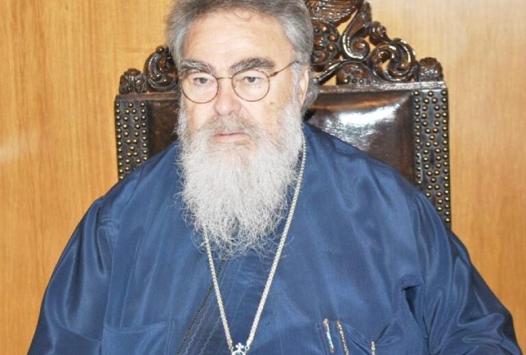 «Τα βάλατε όλοι με τον άμοιρο τον Μητροπολίτη Δωδώνης Χρυσόστομο. ενώ αυτός απλά διδάσκει τα κηρύγματα της θρησκείας του»