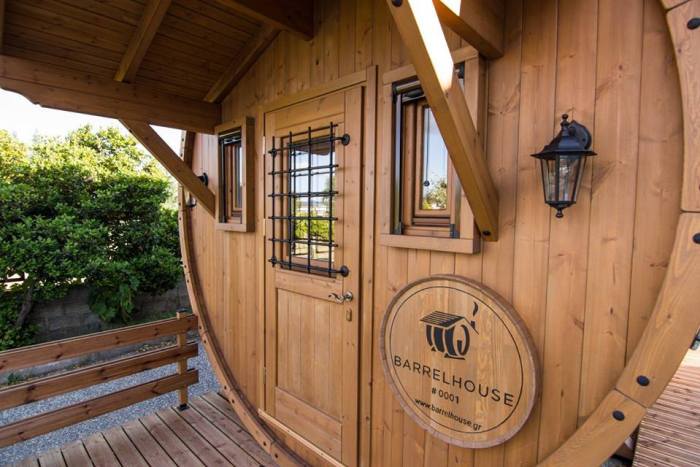 deite to esoteriko apo to proto spiti se schima varelioy poy kataskeyastike stin kalampaka ki entyposiazei 2