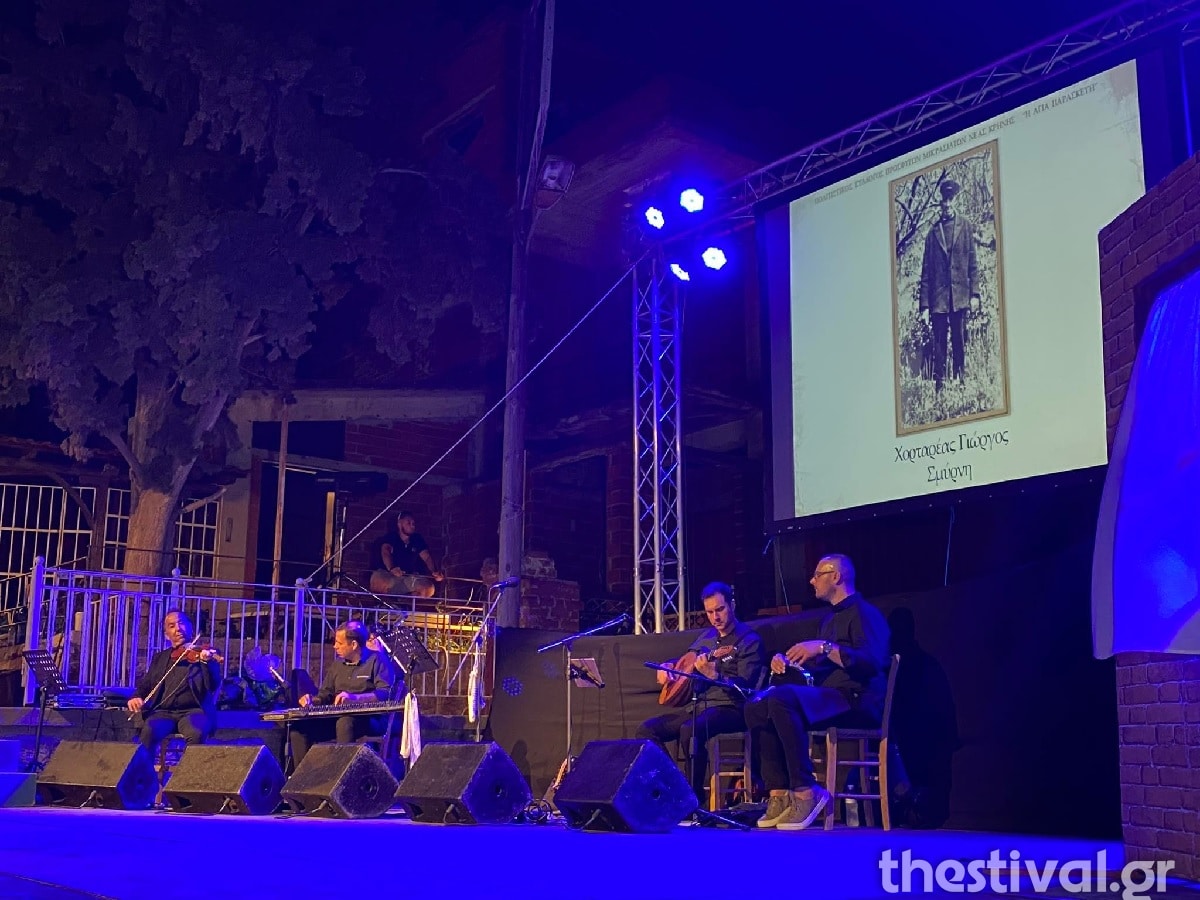 Καλαμάρια: Συγκίνηση στην αναπαράσταση της άφιξης προσφύγων με βάρκες 3 kalam 5