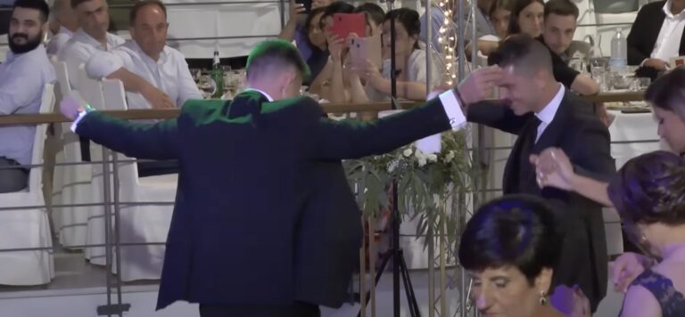 Γαμπρός χορεύει τόσο περήφανα σαν αετός και το βίντεο κάνει πάταγο