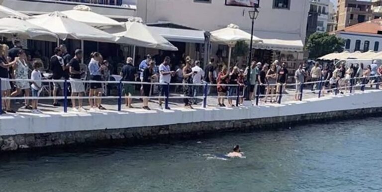 Κρήτη: Έπεσαν τα λεφτά του στη λίμνη και βούτηξε να τα σώσει – Αποθεώθηκε με χειροκροτήματα