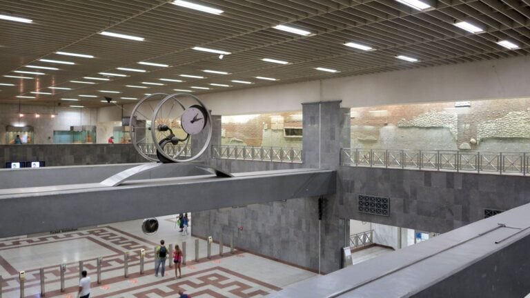 «Μ@λ@κα είμαι έγκυος. Θα καταπίνω χάπια δίχως νερό και θα αποβάλλω, το έχω ξανακάνει» – Σοκαριστικός διάλογος στο μετρό