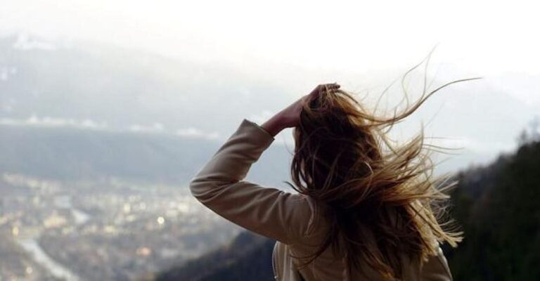 Την αλήθεια των ανθρώπων θα τη δεις όταν αρχίσεις να χαλάς χατίρια