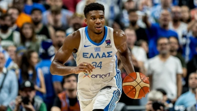 Αντετοκούνμπο: «Θα ήταν τρομερό να μπω σημαιοφόρος στους Ολυμπιακούς Αγώνες»