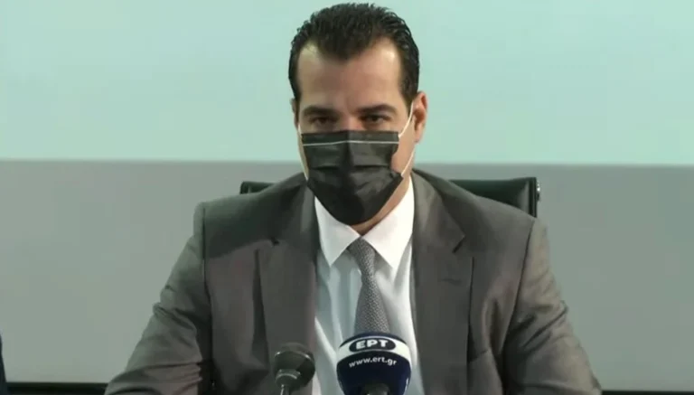Σοκάρουν τα συνθήματα που φώναζαν στον Πλεύρη