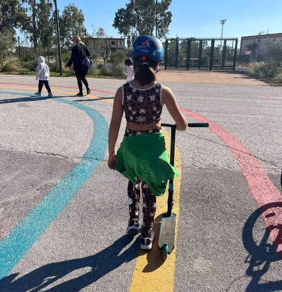 916