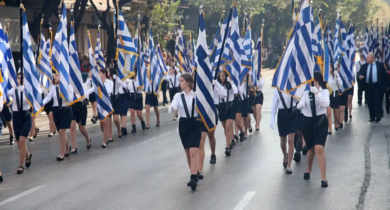 eimai perifani gia tin patrida moy xechorise stin parelasi tis thessalonikis i mathitria apo tin kenya 1