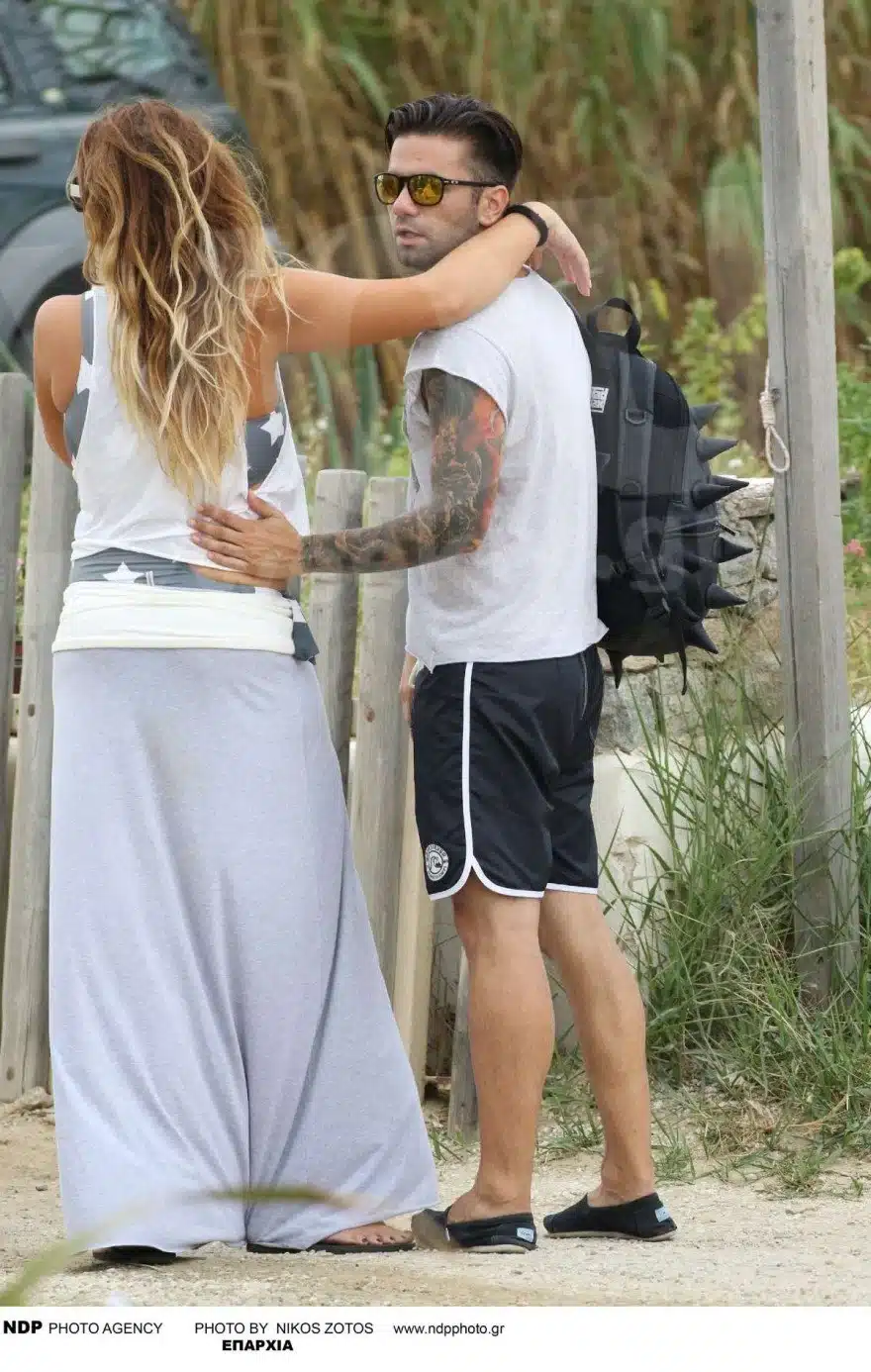 eroteymenoi san na min yparchei ayrio oi fotografies poy de tha xechastoyn pote apo to 2015 sti mykono me ta kayta filia sissys christidoy kai thodori marantini 2