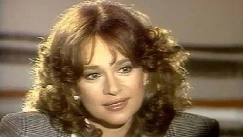 giannis papamichail me pire kapoios kai ischyrizetai oti einai o gios tis miteras moy emeina me to akoystiko sto cheri 1