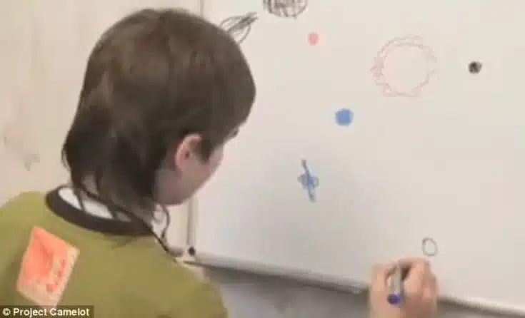 rosos mathitis ischyrizetai oti einai apo ton planiti ari prin xana gennithei stin gi 1