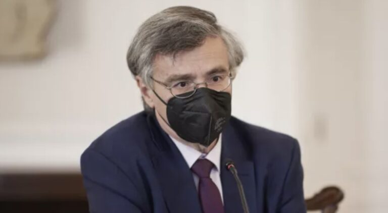Τεράστια και παγκόσμια η αποτυχία αντιμετώπισης του κορονοϊού, παραδέχεται ο Τσιόδρας