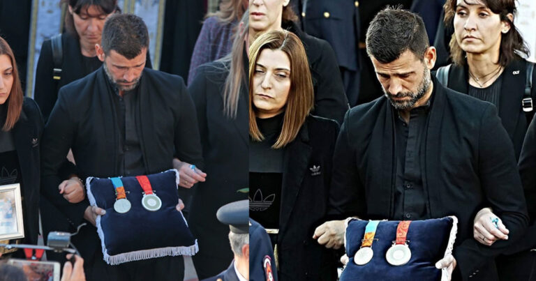 Κηδεία Νικολαΐδη: Συγκλόνισε ο Μουρούτσος κρατώντας τα Ολυμπιακά μετάλλια του φίλου του 