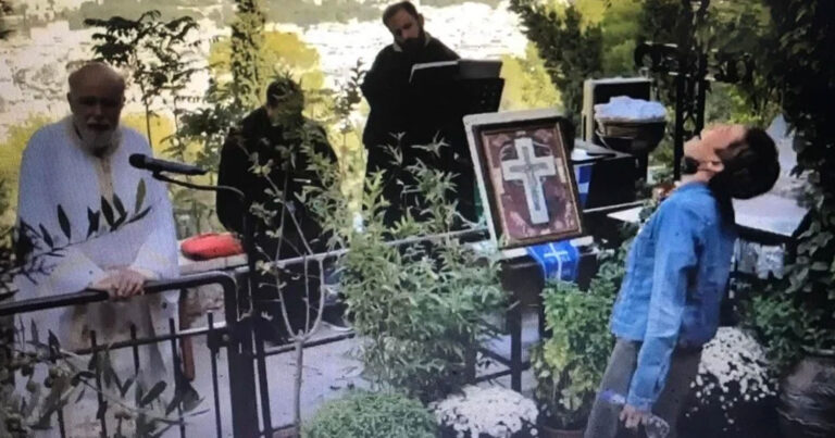 ΑΚΟΥΣ ΘΕΕ; Άφατη θλίψη και δάκρυα- Ράγισαν και οι πέτρες για τον ΔΙΩΓΜΟ του π Δημητρίου από τους Αγίους Ισιδώρους
