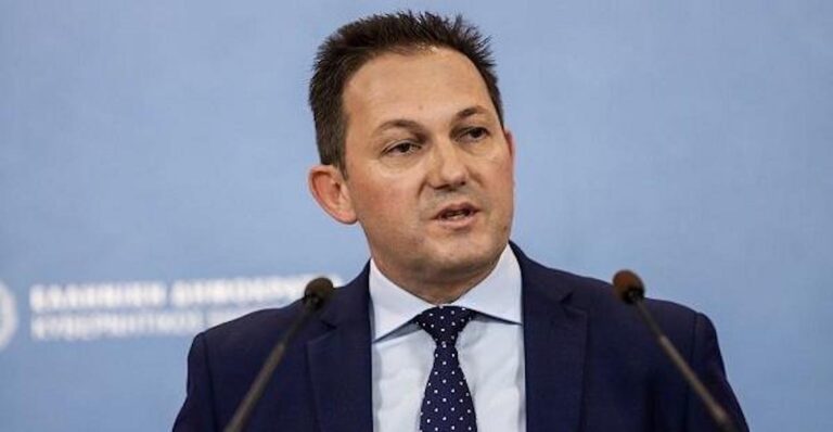 Oργή στο πανελλήνιο με τον Πέτσα να διασκεδάζει σε κλαμπ λες και δεν υπάρχει αύριο!