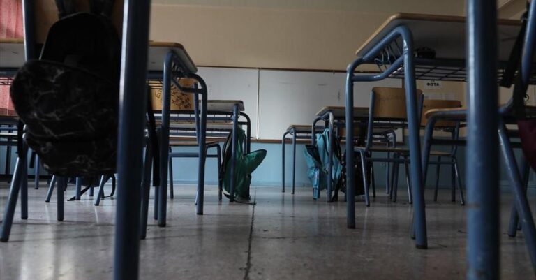 Αιγάλεω: Τρία παιδιά ηλικίας 5, 7 και 10 ετών, απείλησαν μαθητές με μαχαίρια!